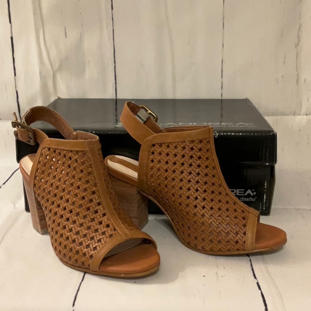 ANDREA low heels